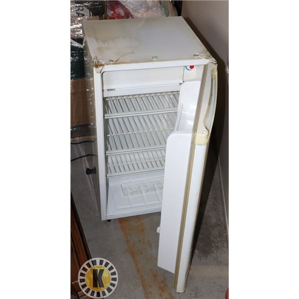 DANBY MINI FRIDGE (TESTED, WORKING)