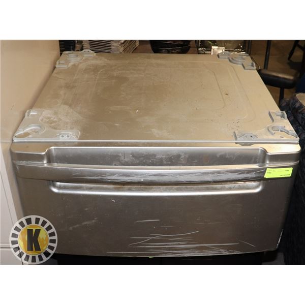 PEDESTAL/ STORAGE FOR WASHING MACHINE OR DRYER