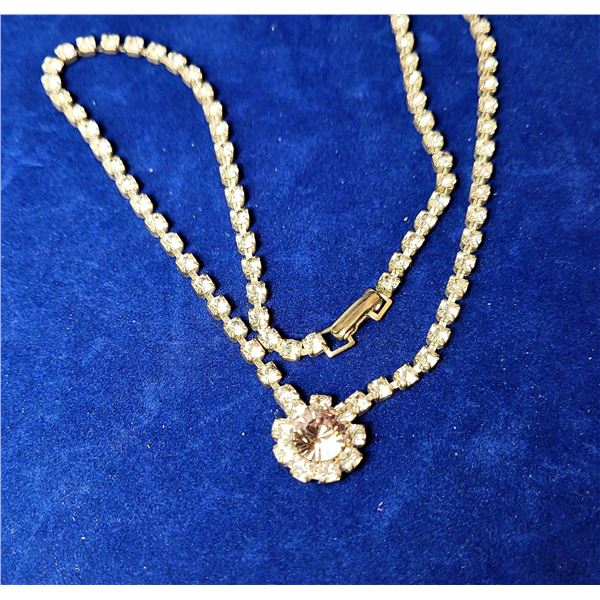 10)  VINTAGE CLEAR RHINESTONE NECKLACE WITH