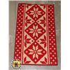 Image 1 : 18" BY 30" CARPET- RED AND WHITE