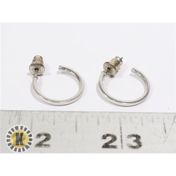955-114 MEDIUM HOOPS EARRINGS