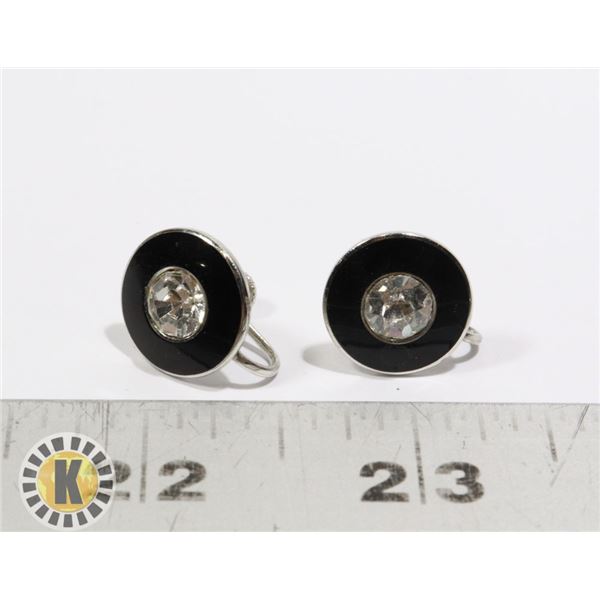 955-111  EARRINGS JEWEL IN CENTER BLACK A