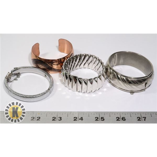 BAG OF ASSORTED FASHION JEWELRY