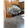 Image 4 : CERAMIC FISH DƒCOR ON STAND