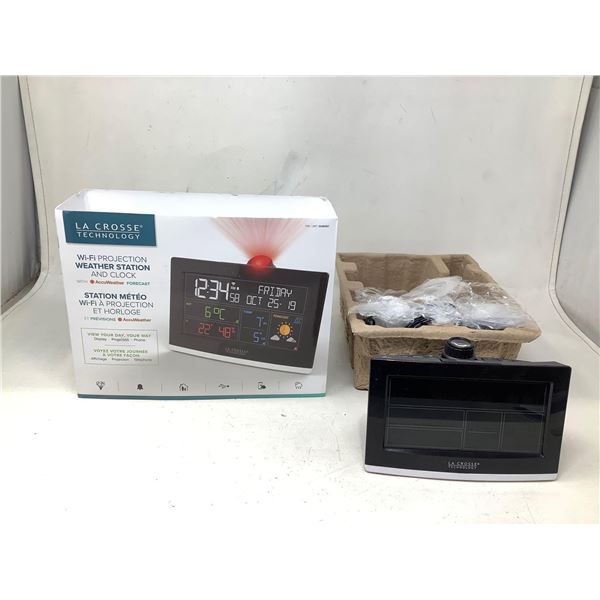 La Crosse weather station and clock  with projector NEW