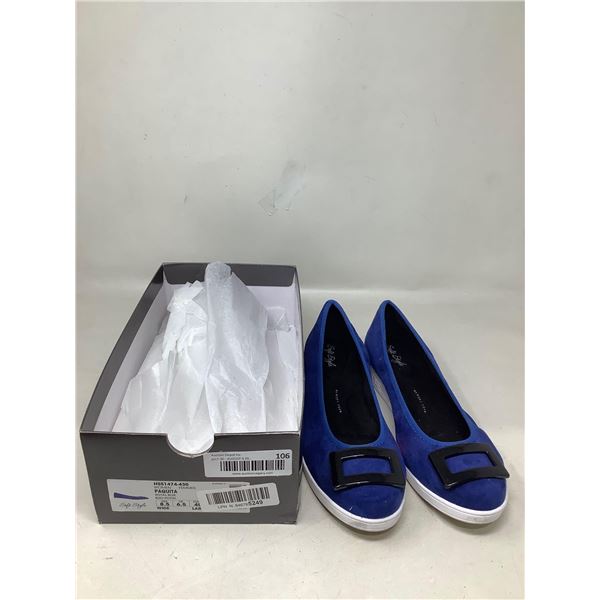 Soft Style Ladies Paquita royal Blue size 8.5