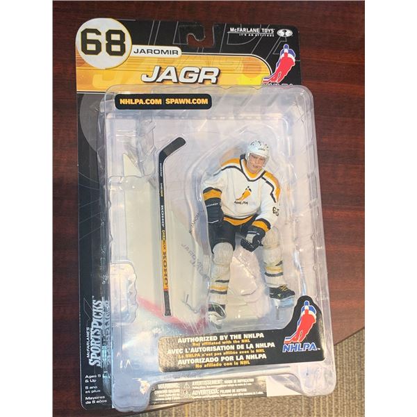Jaromir Jagr McFarland Figurine NEW Mint Cased with ice surface mount and stick