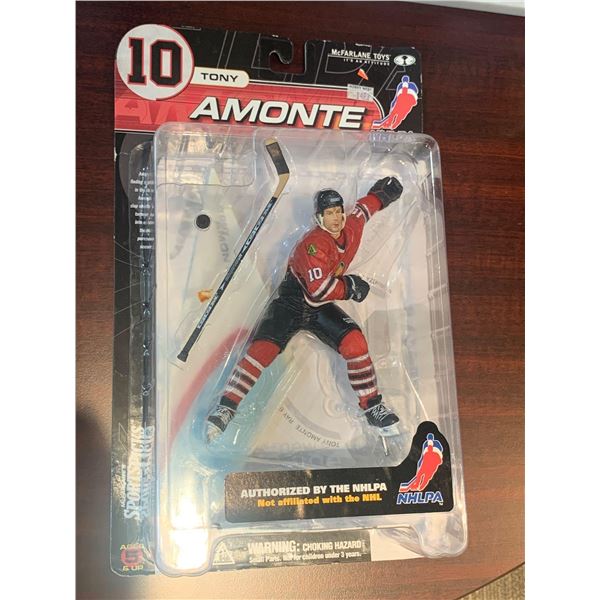 Tony Amonte McFarland Figurine NEW Mint Cased with ice surface mount and stick