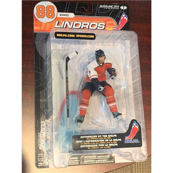 Eric Lindros McFarland Figurine NEW Mint Cased with ice surface mount and stick