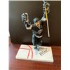 Image 2 : Wayne Gretzky LA Kings McFarland Figurine with ice surface mount and stick