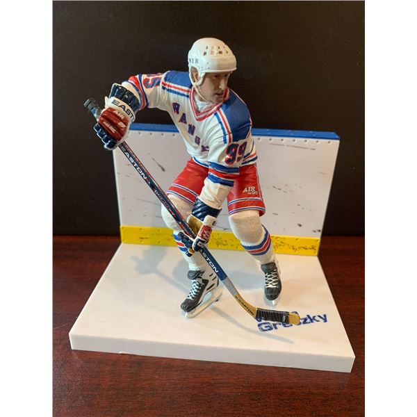 Wayne Gretzky NY Rangers McFarland Figurine with ice surface mount and stick