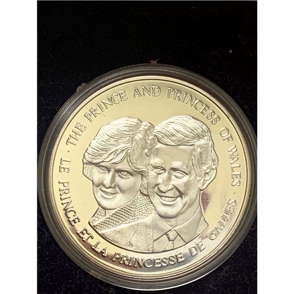 Canada June 1983 Mint Issued Silver cased The prince & princess of Wales commemorative coin in mint 