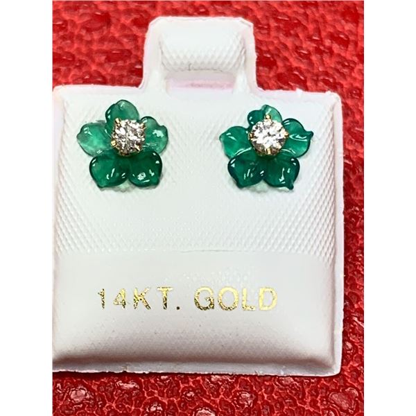 NEW Set of ladies 14 Carat Cold Brilliant Cut Diamond Earrings with appraisal certificate valued at 