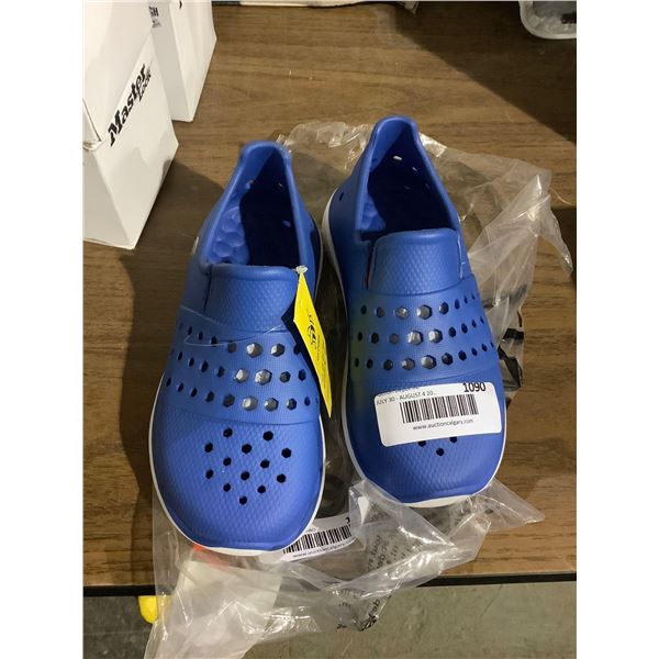 Joybees Kids Size 12/13 Shoes