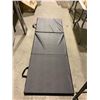 Image 1 : Tri-Fold Yoga/Exercise Mat