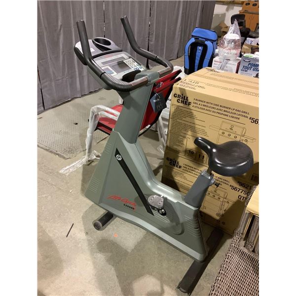 Life Cycle 9500HR Exercise Bike