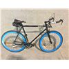 Image 2 : BLACK PURE FIX SINGLE SPEED, 22" FRAME ROAD BIKE