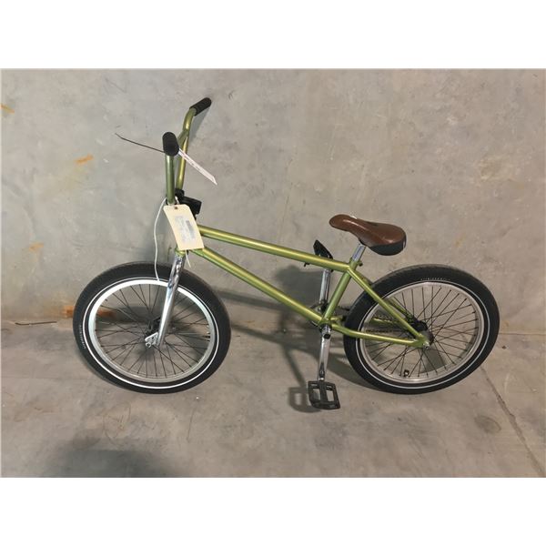 GREEN SINGLE SPEED STUNT BIKE