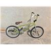 Image 2 : GREEN SINGLE SPEED STUNT BIKE