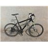 Image 2 : BLACK  BRODIE 24 SPEED 17" FRAME, DISC BRAKES, FRONT SUSPENSION MOUNTAIN BIKE - MISSING PEDAL