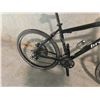 Image 3 : BLACK  BRODIE 24 SPEED 17" FRAME, DISC BRAKES, FRONT SUSPENSION MOUNTAIN BIKE - MISSING PEDAL
