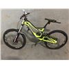 Image 1 : LIME GREEN AND BLACK SPECIALIZED DEMO 8, 16" FRAME, 9 SPEED, DISC BRAKES, FULL SUSPENSION