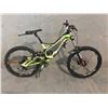 Image 2 : LIME GREEN AND BLACK SPECIALIZED DEMO 8, 16" FRAME, 9 SPEED, DISC BRAKES, FULL SUSPENSION