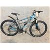 Image 2 : GREY GIANT TALON, 30 SPEED, 17" FRAME FRONT SUSPENSION, DISC BRAKE MOUNTAIN BIKE