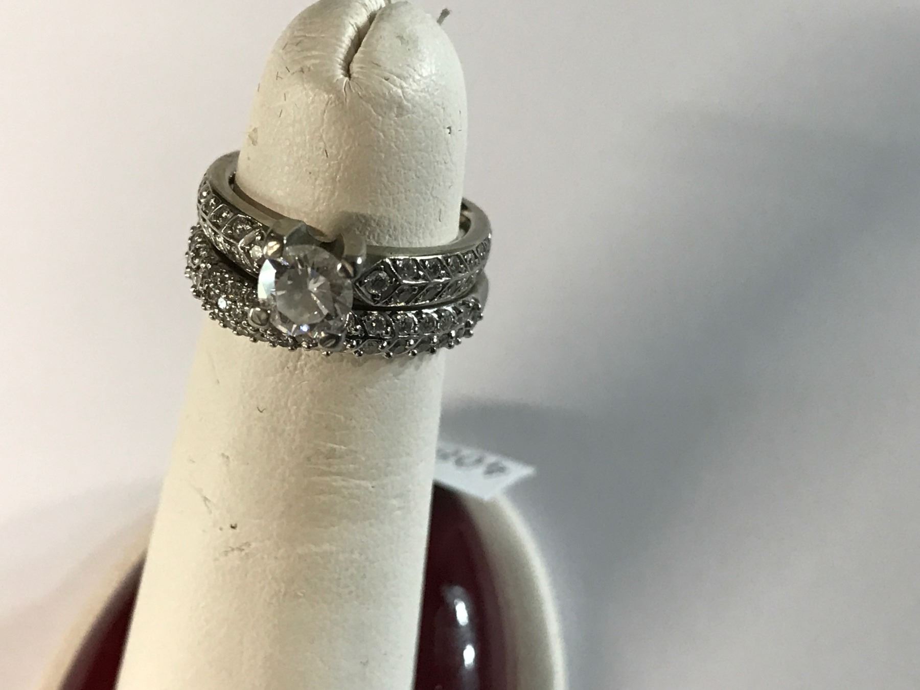 Unusual & unique women's wedding rings with luxury diamond design LADIES DIAMOND WEDDING RING SET - Able Auctions