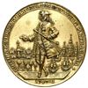 Image 1 : Great Britain, gilt copper alloy Admiral Vernon medal, Vernon with city and ships / Cartagena, 1741,
