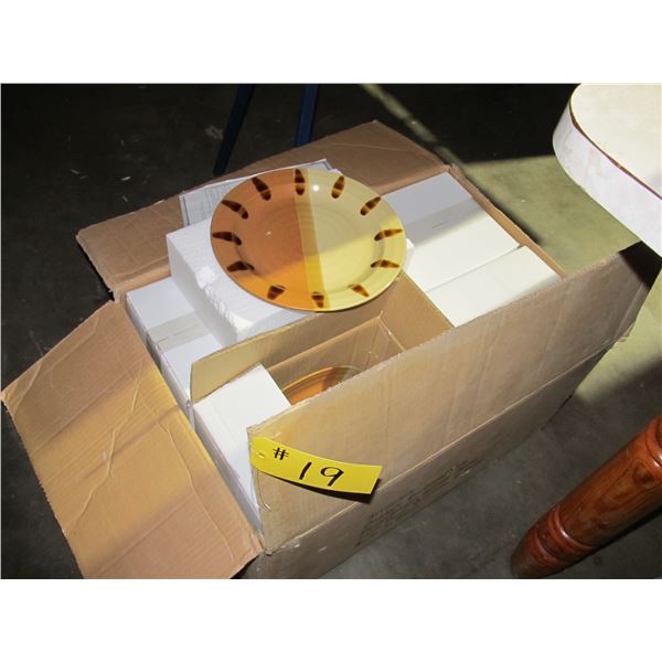 4 SETS OF EARTHART POTTERY DINNER PLATE SETS ( 4 PLATES/SET)