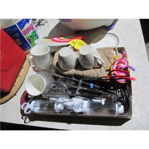 KITCHENWARE, UTENSILS, TONGS, OVEN MITTS