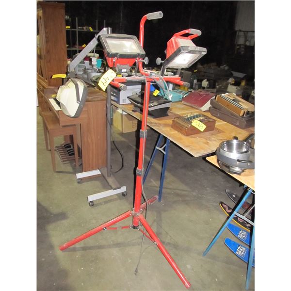 DOUBLE HALOGEN LAMP ON STAND