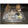 Image 1 : PALLET OF ELECTRICAL AND PLUMBING SUPPLIES