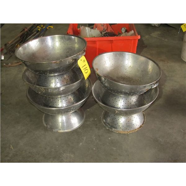 5 STAINLESS STEEL COLANDERS