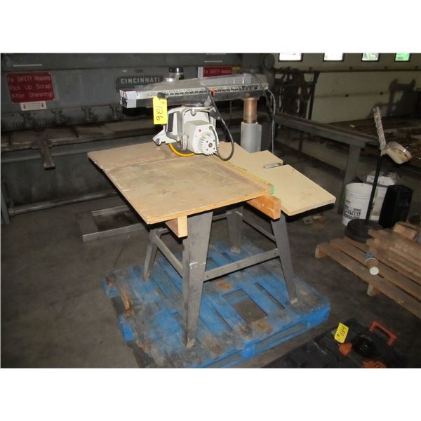 BLACK & DECKER RADIAL ARM SAW