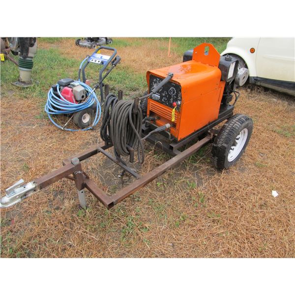 ACKLANDS G2000 200 AMP ARC WELDER