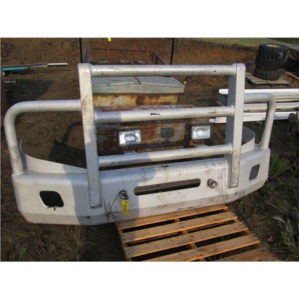 HEAVY DUTY ALUMINUM BUMPER OFF 2009 FREIGHTLINER