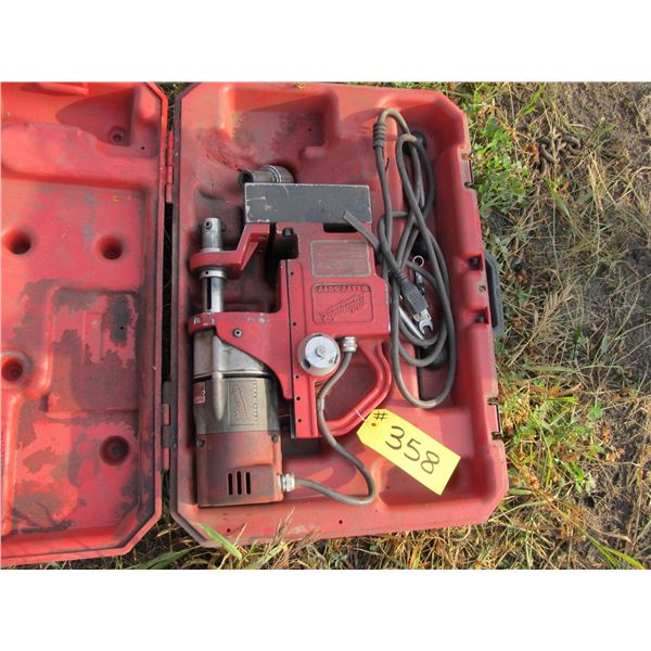 MILWAUKEE MAG DRILL (WORKING)