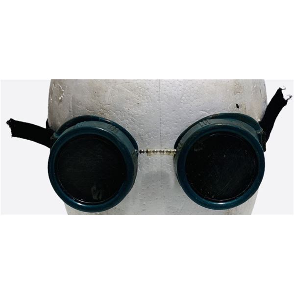 The Book of Eli (2010) - Circular Goggles