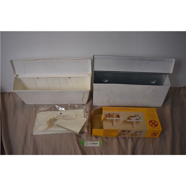 Mini Display Shelf, Plastic + Metal Mailbox
