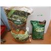 Image 1 : Lawn fertilizer + Mulch Bags (approx 20-25lb each)