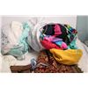 Image 4 : Blankets, Clothes, Swimwear (LG)