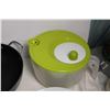 Image 2 : Kitchen Wok, salad spinner, french press, waffle maker, misc