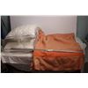 Image 1 : Hudson Bay Wool blanket (peach) + 2 pillows