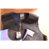 Image 4 : 40-52" Chest Ski-vest + Men's XL wetsuit + womens size 8 + ropes