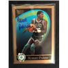 Image 1 : ROBERT PARISH SIGNED 1990 HOOPS BASKETBALL CARD