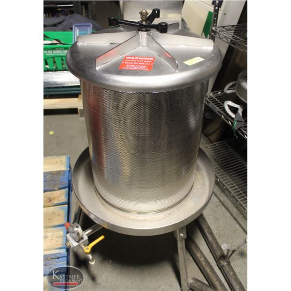 COMMERCIAL 60 LITRE BLADDER JUICE PRESS