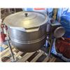 Image 2 : CLEVELAND 40 GALLON TILTING DIRECT STEAM KETTLE