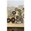 Image 2 : TRAY OF GRINDING WHEELS